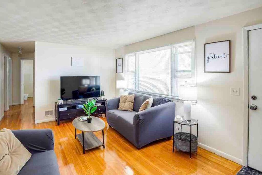 {Hot Tub In Ranch} Mins To Airport/Uofr/Strng/Dwtn Villa Rochester Bagian luar foto