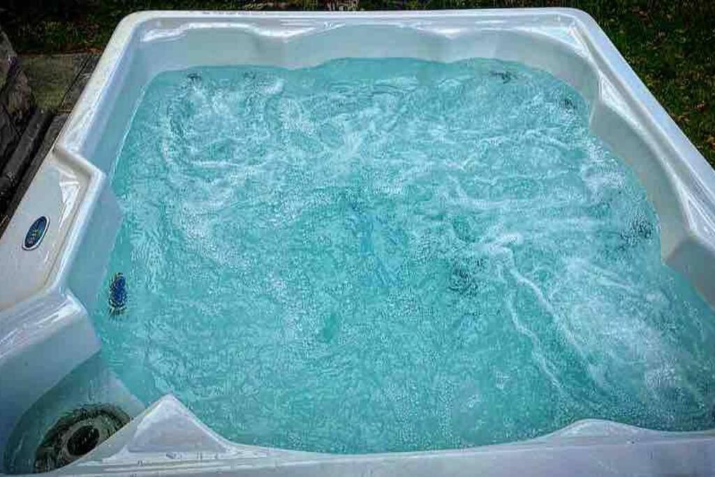 {Hot Tub In Ranch} Mins To Airport/Uofr/Strng/Dwtn Villa Rochester Bagian luar foto
